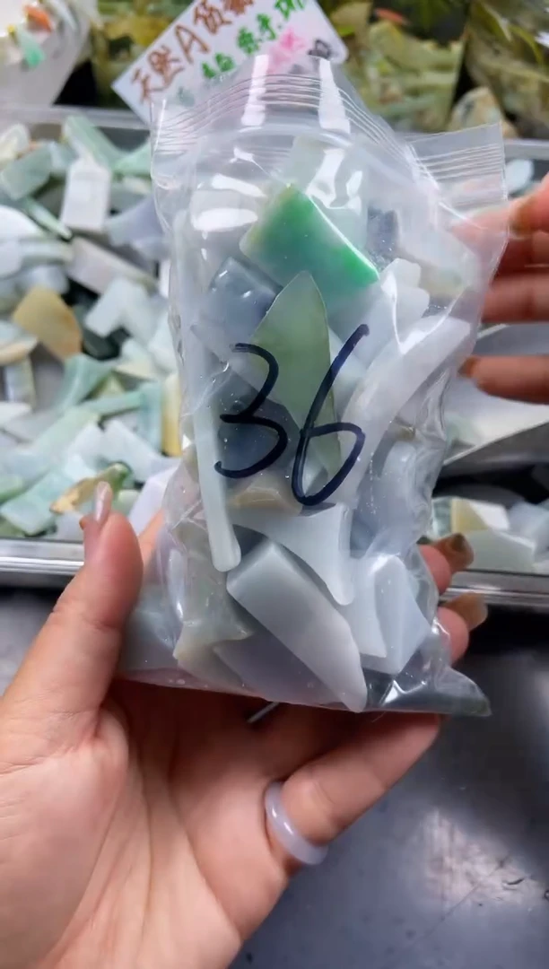 配石翡翠天然翡翠中号500克36