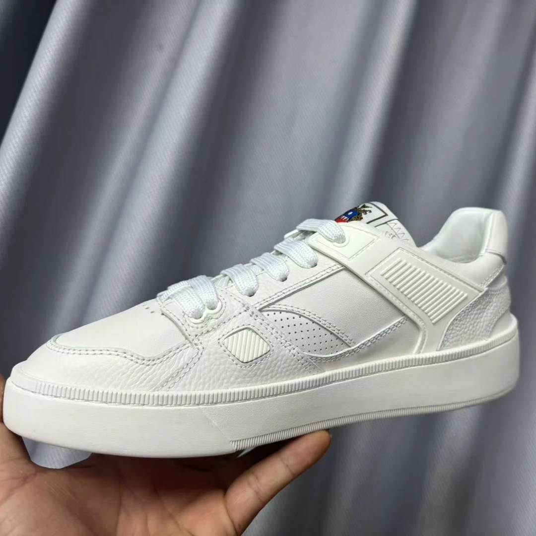 新款时尚男士板鞋