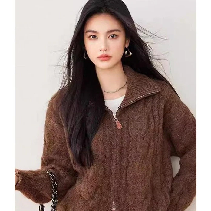 职业阿玛诗官2025秋冬季新款时尚气质翻领麻花针织衫毛衣外套女款