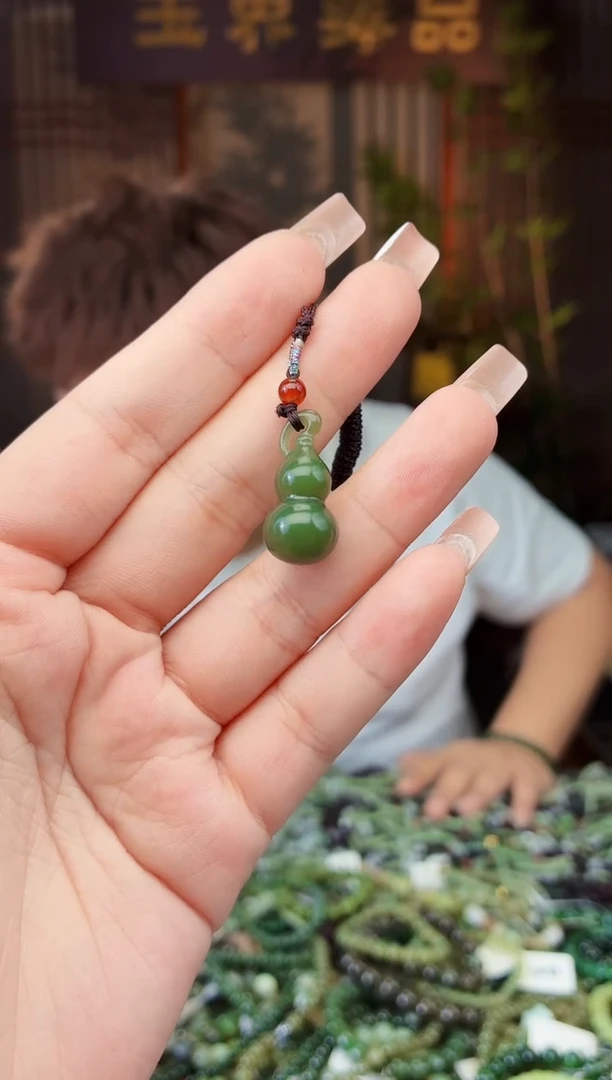 和田玉未镶嵌颈饰拍一发一