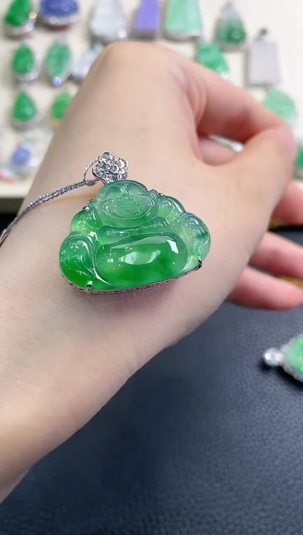 翡翠18K金镶嵌吊坠(不含链)春日珠宝 B72