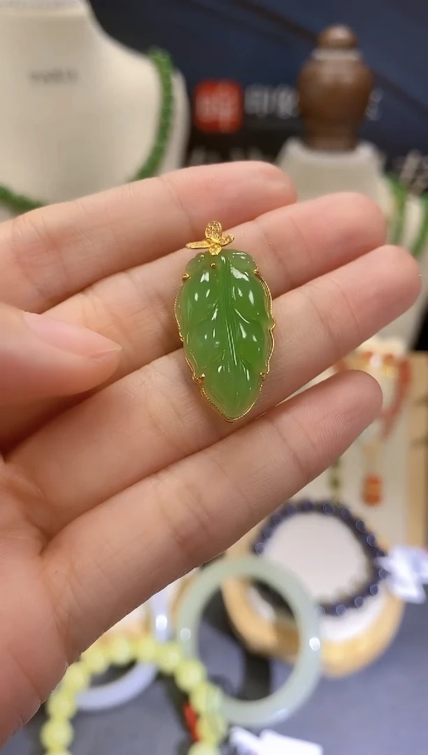 和田玉18K金镶嵌颈饰天然玉石多样性发一cg