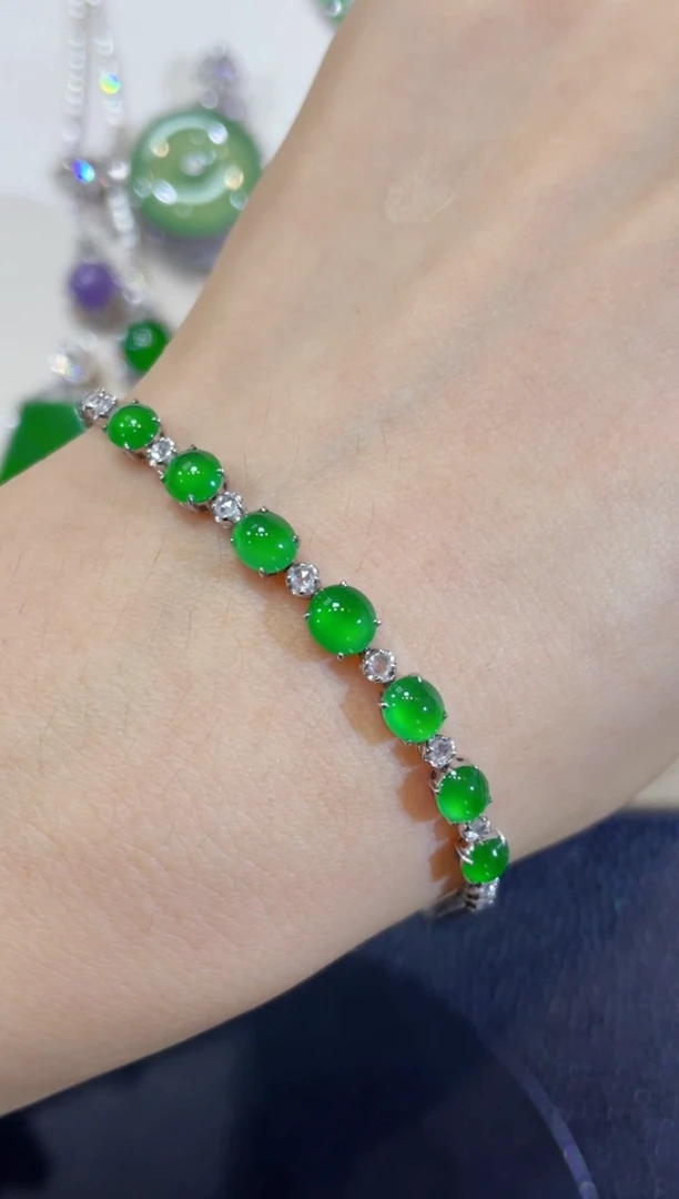 颈饰18K金镶嵌翡翠团购3