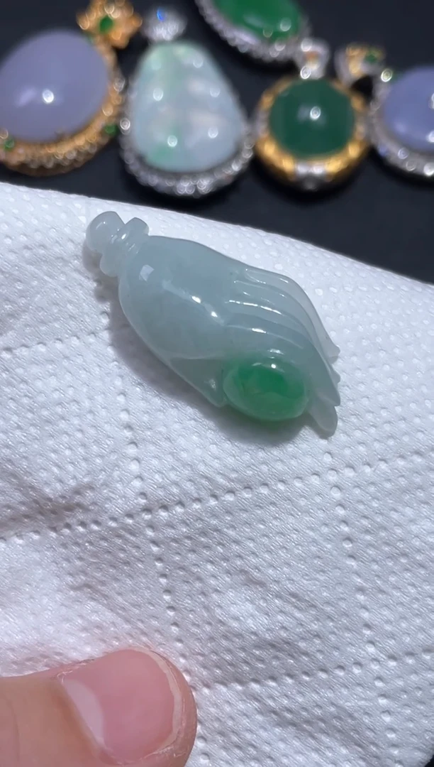 颈饰未镶嵌翡翠12.......