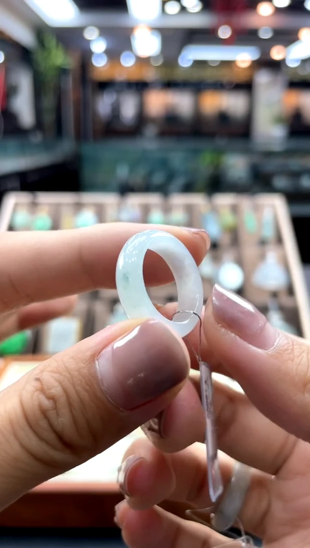 翡翠戒指未镶嵌戒圈