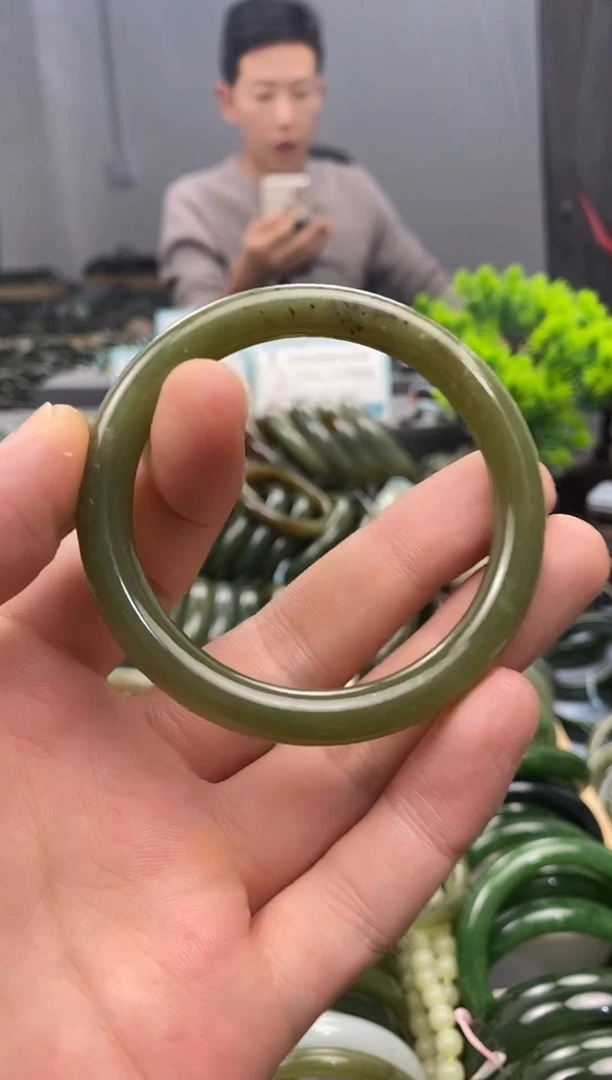 未镶嵌手镯和田玉52.7