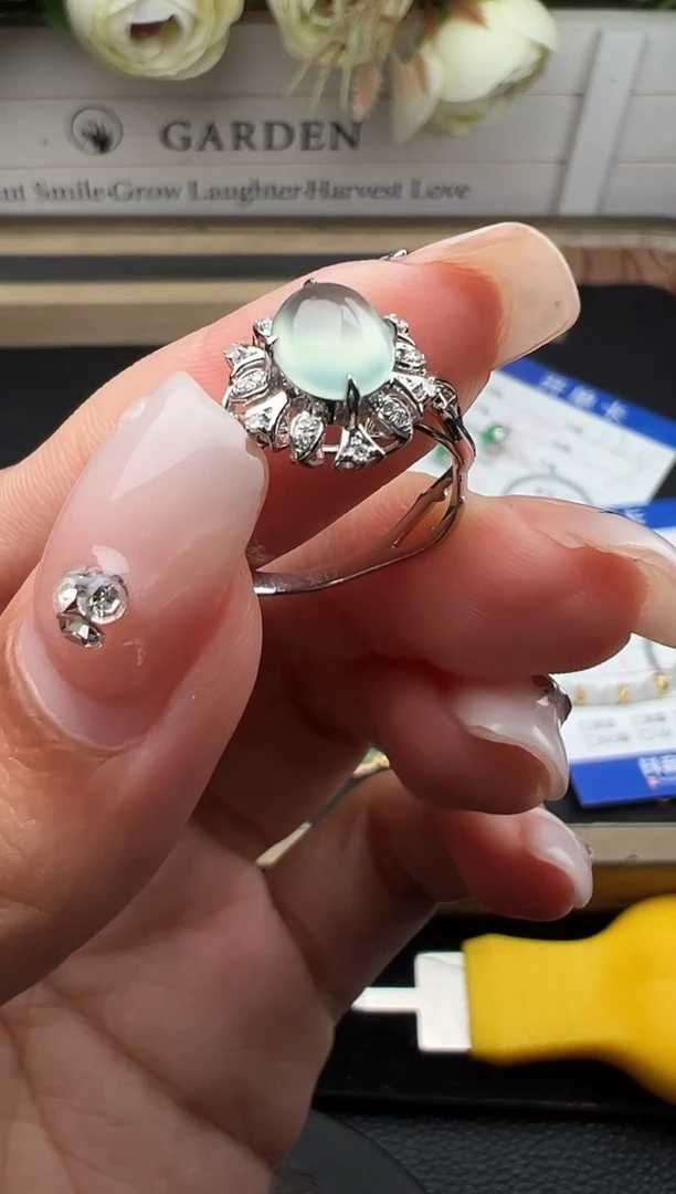 18K金镶嵌戒指翡翠勿拍