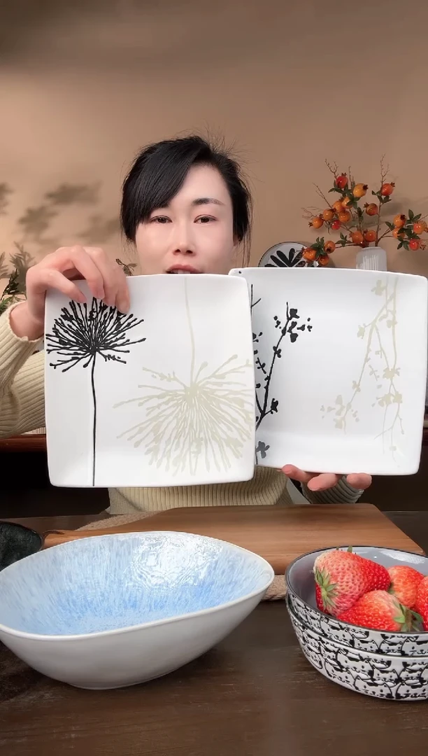 【闪购商品】瓷片8.5英寸手绘方盘2只微瑕