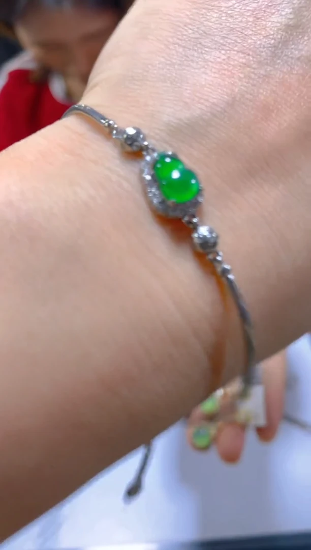 未镶嵌手链翡翠多样性发一