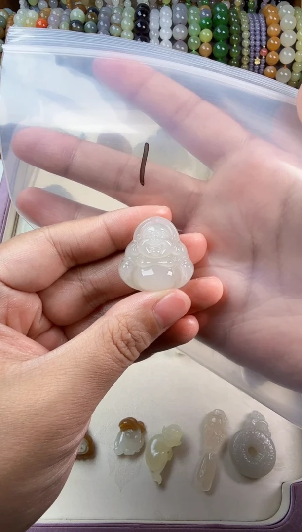 颈饰未镶嵌和田玉哈*弥勒佛吊坠