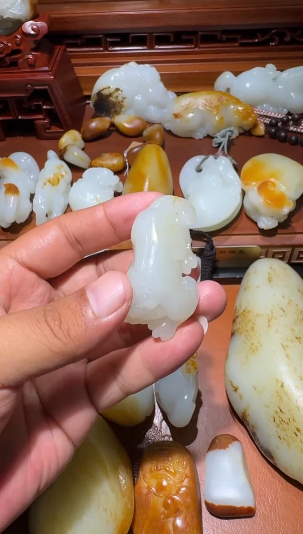 未镶嵌和田玉挂件貔貅