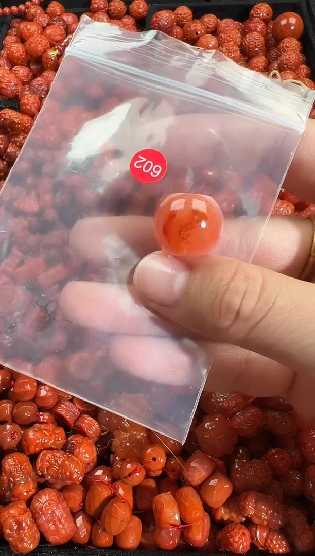 颈饰未镶嵌南红玛瑙1