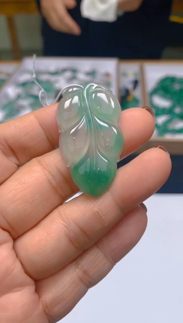 【闪购商品】石英质玉颈饰未镶嵌冰美人非洲翠2090