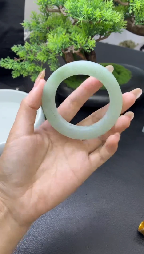 定制翡翠手镯未镶嵌不**话手镯