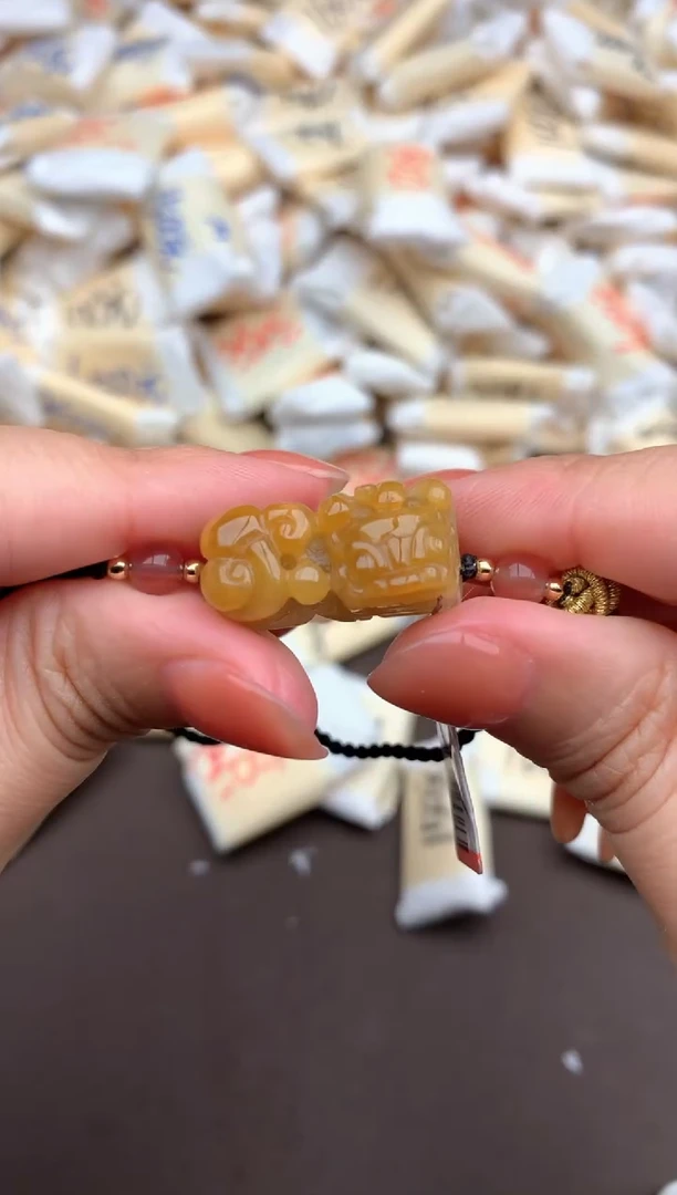 未镶嵌挂件翡翠—