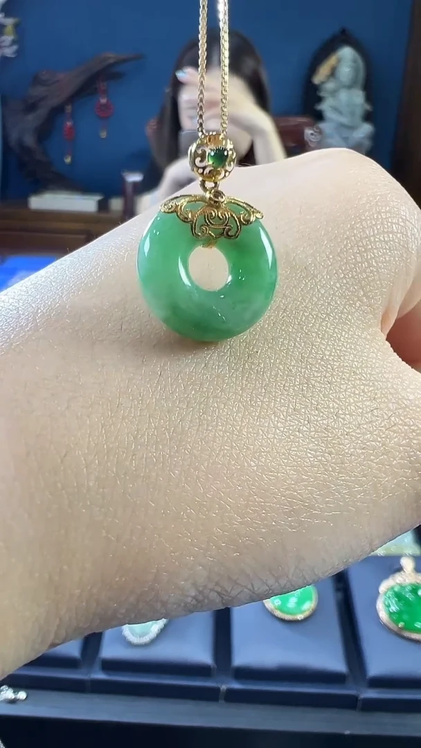 翡翠18K金镶嵌吊坠(不含链)甜甜圈