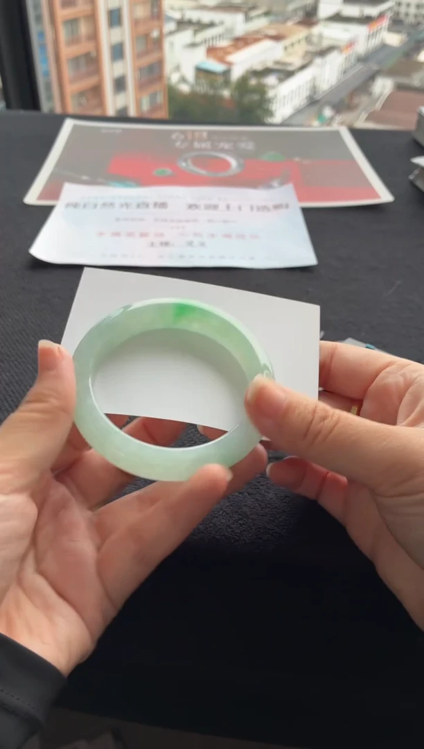 翡翠手镯未镶嵌买断价XW23017236