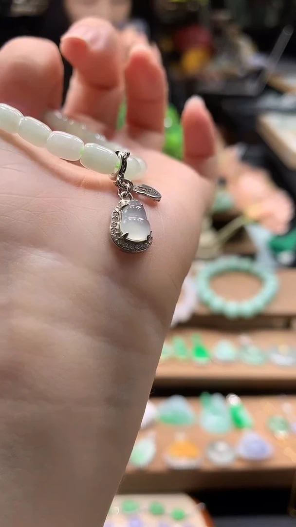 吊坠(不含链)未镶嵌翡翠葫芦