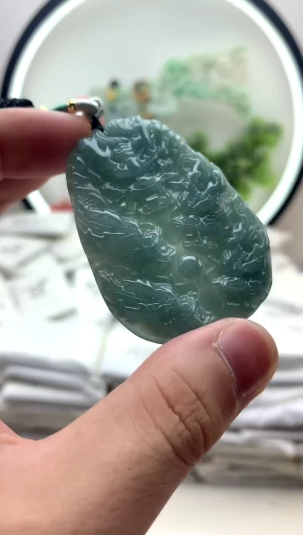 颈饰未镶嵌翡翠九龙牌