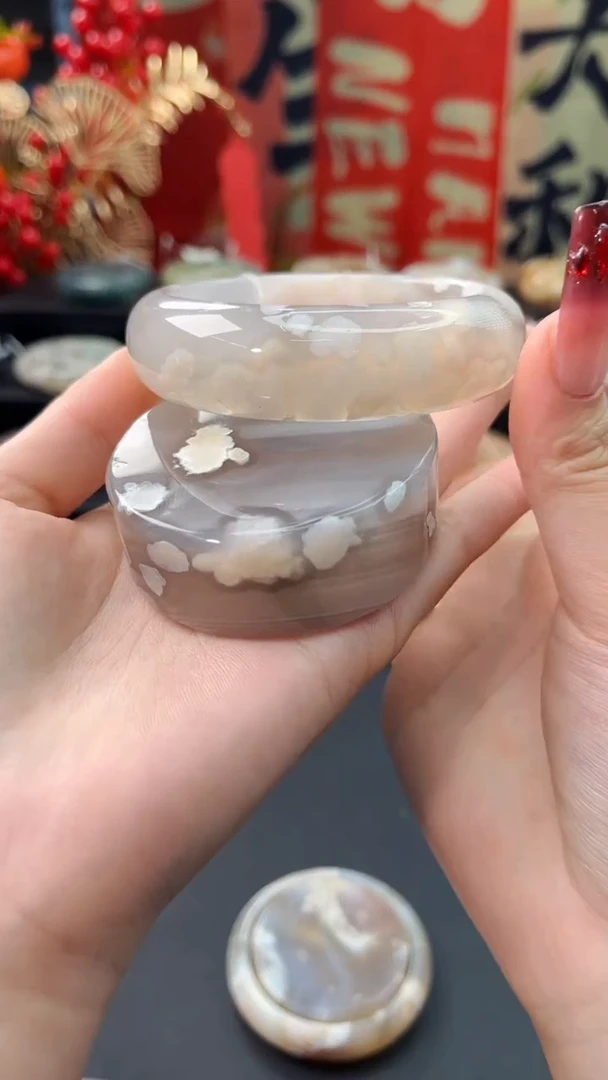 【闪购商品】石英质玉手镯未镶嵌赠送镯心（59圈口）无证书