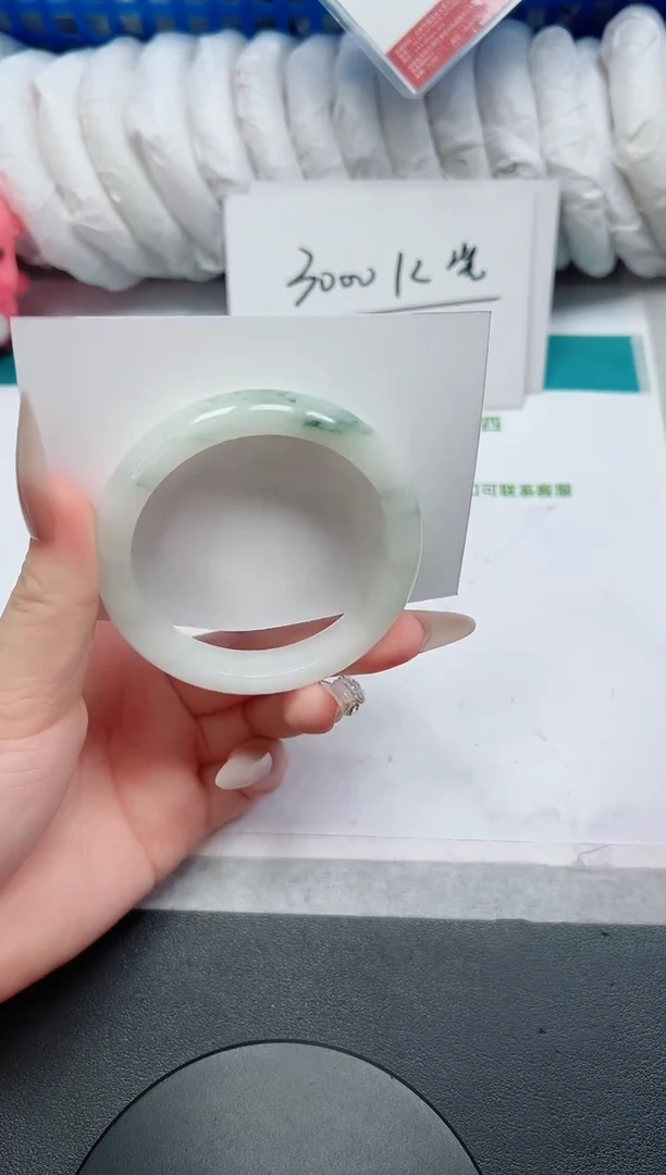 石英质玉手镯未镶嵌59-54.7