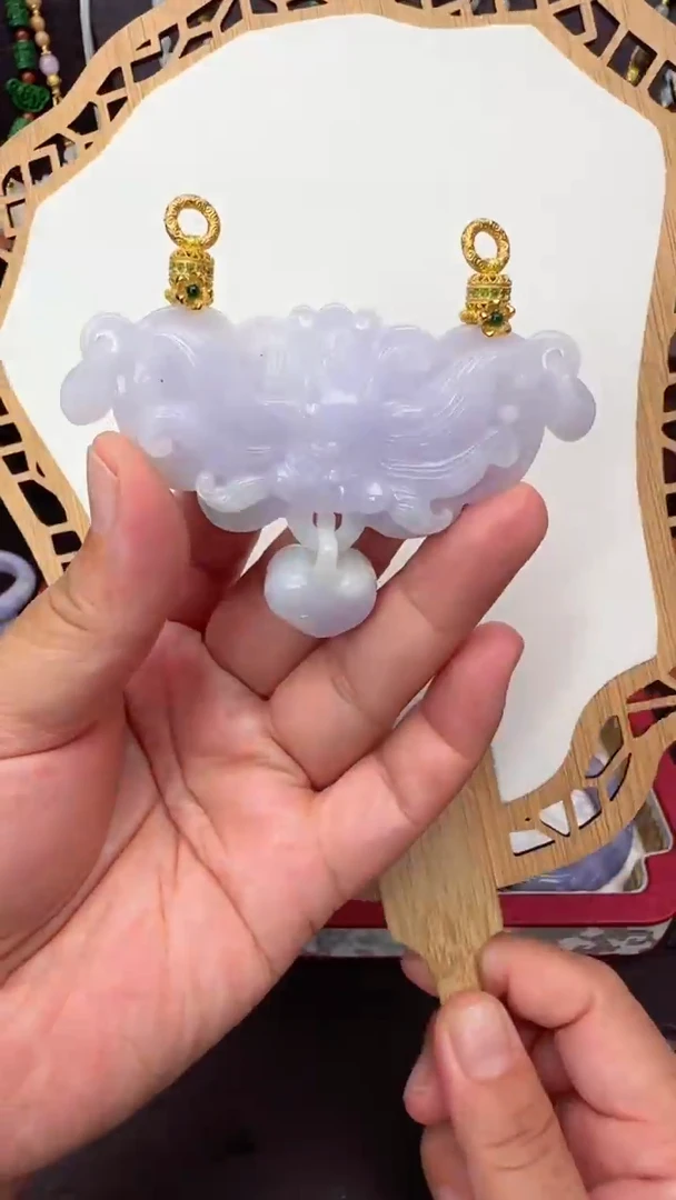 颈饰未镶嵌翡翠吊坠