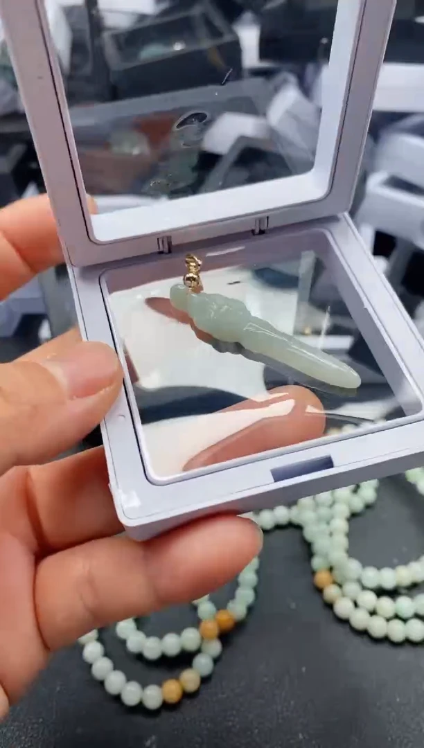 翡翠未镶嵌吊坠(不含链)1638