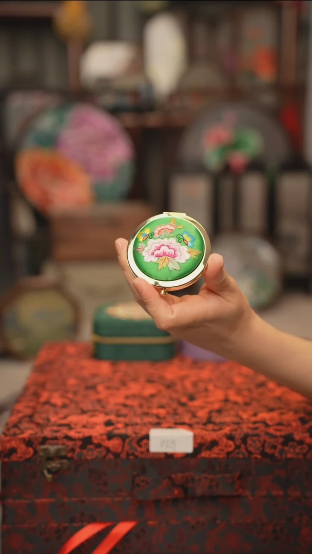 扇子绣花吊坠非遗