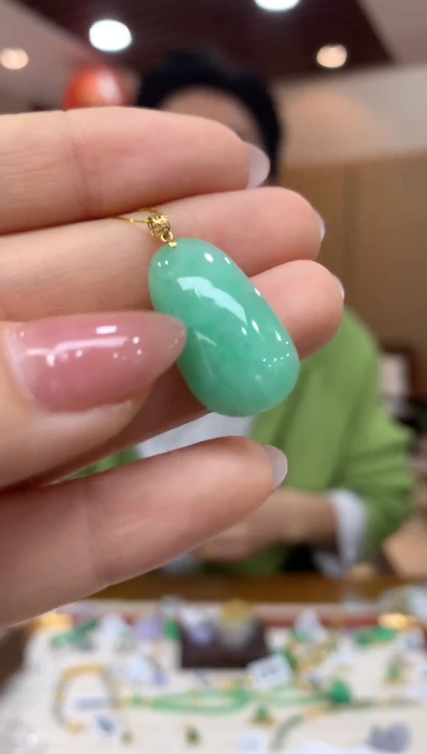 吊坠(不含链)18K金镶嵌翡翠福瓜