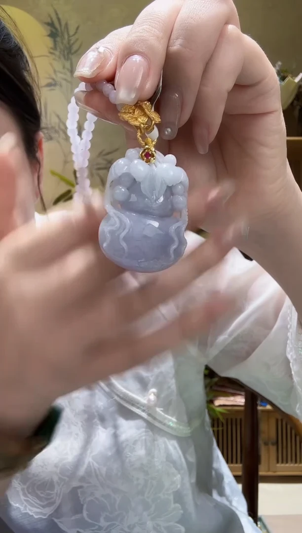 颈饰未镶嵌翡翠吊坠