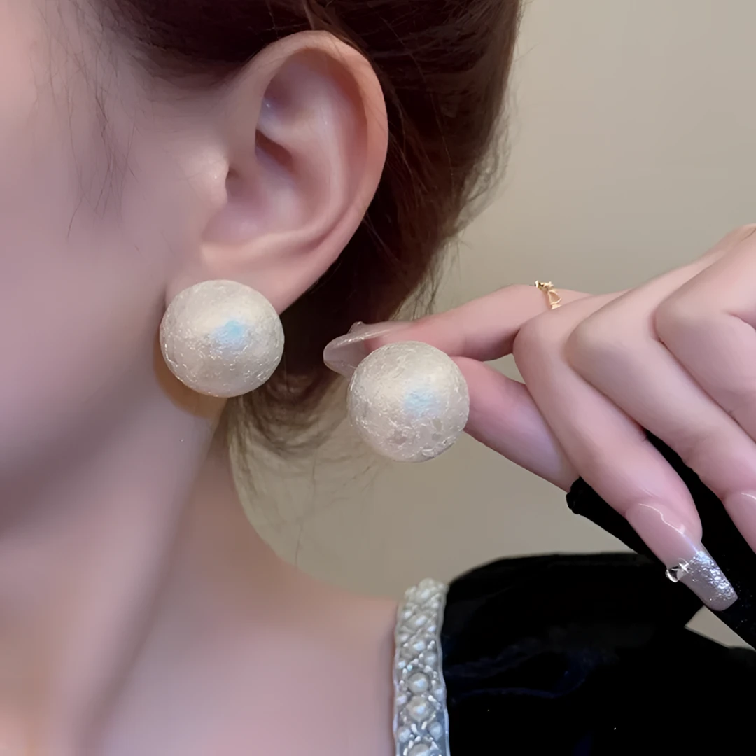 铜合金耳饰 925银针棉花大珠耳钉女法式复古新款原创耳饰D-109