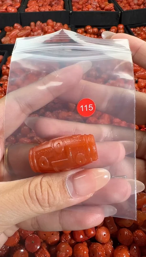 颈饰未镶嵌南红玛瑙予*1