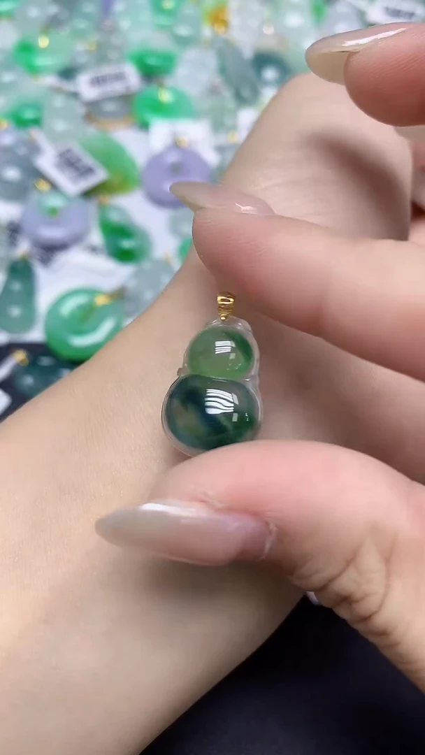 翡翠18K金镶嵌颈饰天然缅甸翡翠A货