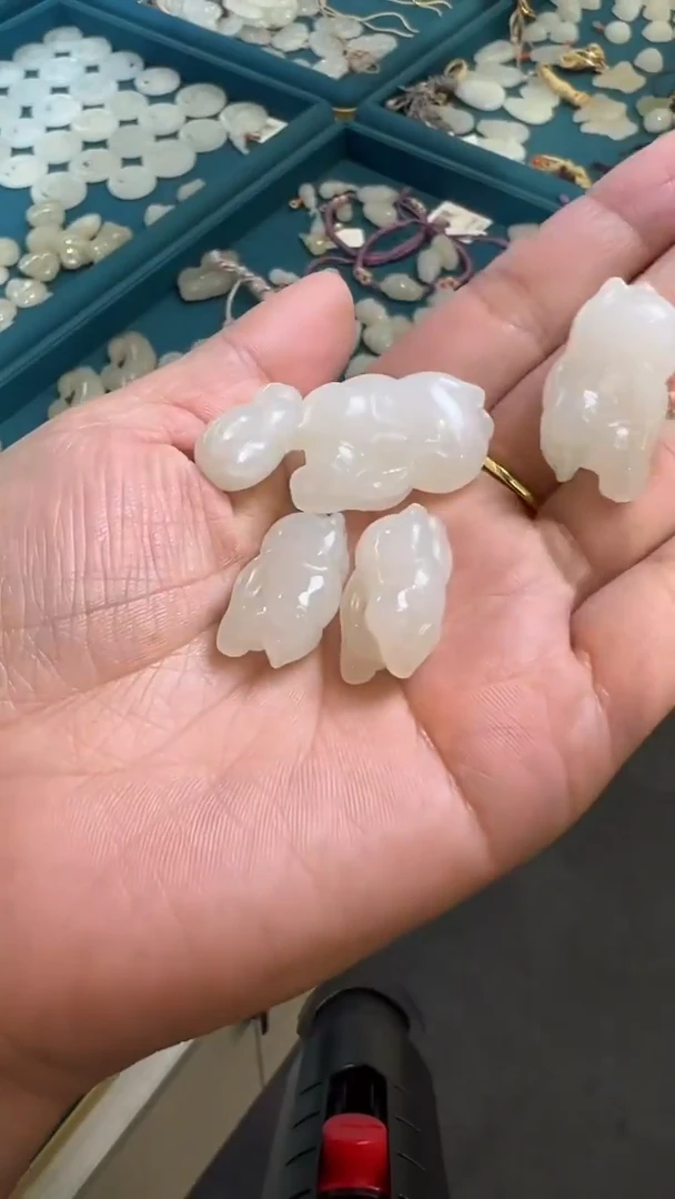 【闪购商品】和田玉吊坠未镶嵌和田玉吊坠多样性发货拍一发一