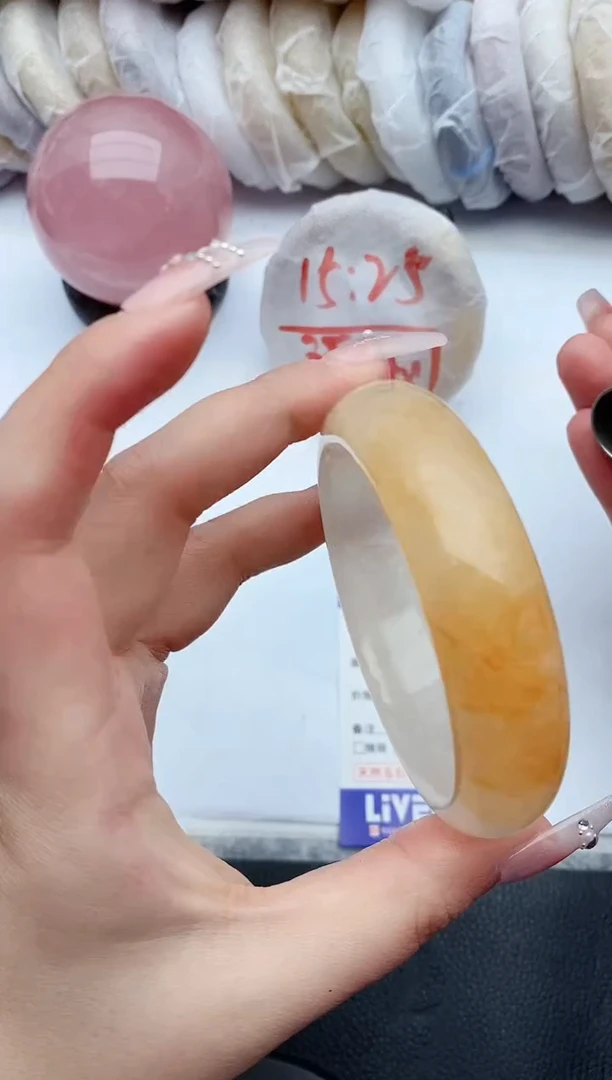 【闪购商品】石英质玉手镯未镶嵌59+58/59