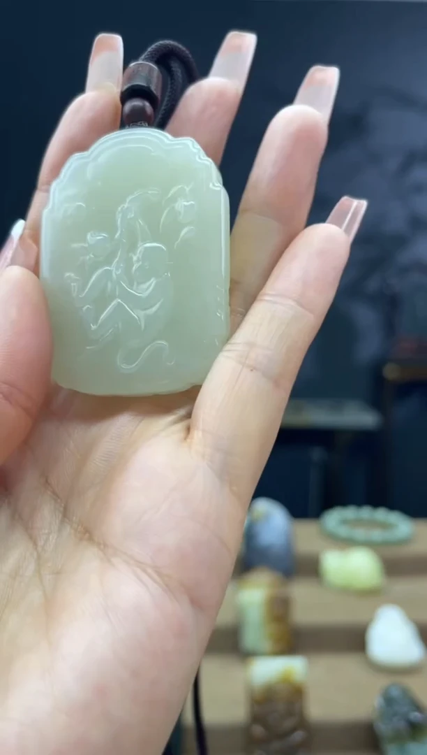 颈饰未镶嵌和田玉1