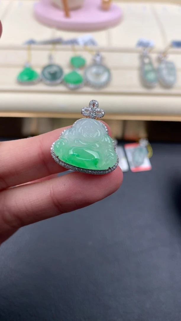 【闪购商品】翡翠颈饰18K金镶嵌D939