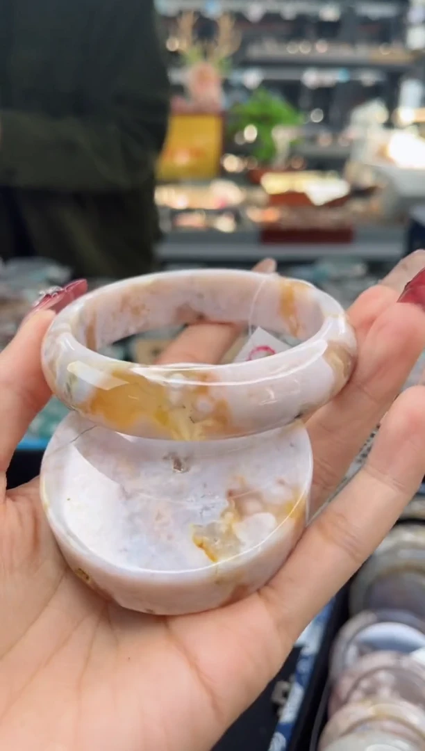 【闪购商品】石英质玉手镯未镶嵌61圈口（不退不换）1507136