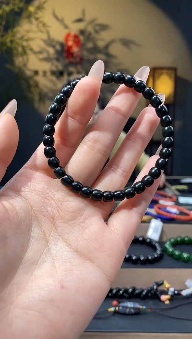 【闪购商品】和田玉1未镶嵌6mm黑青极限弧手串