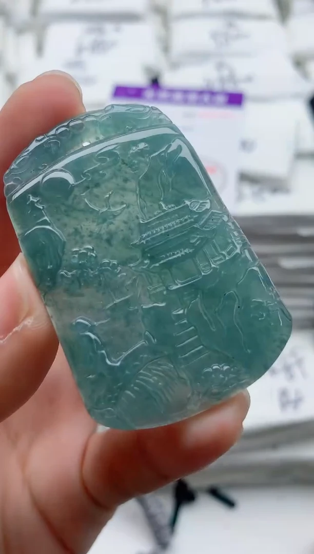 翡翠未镶嵌颈饰·