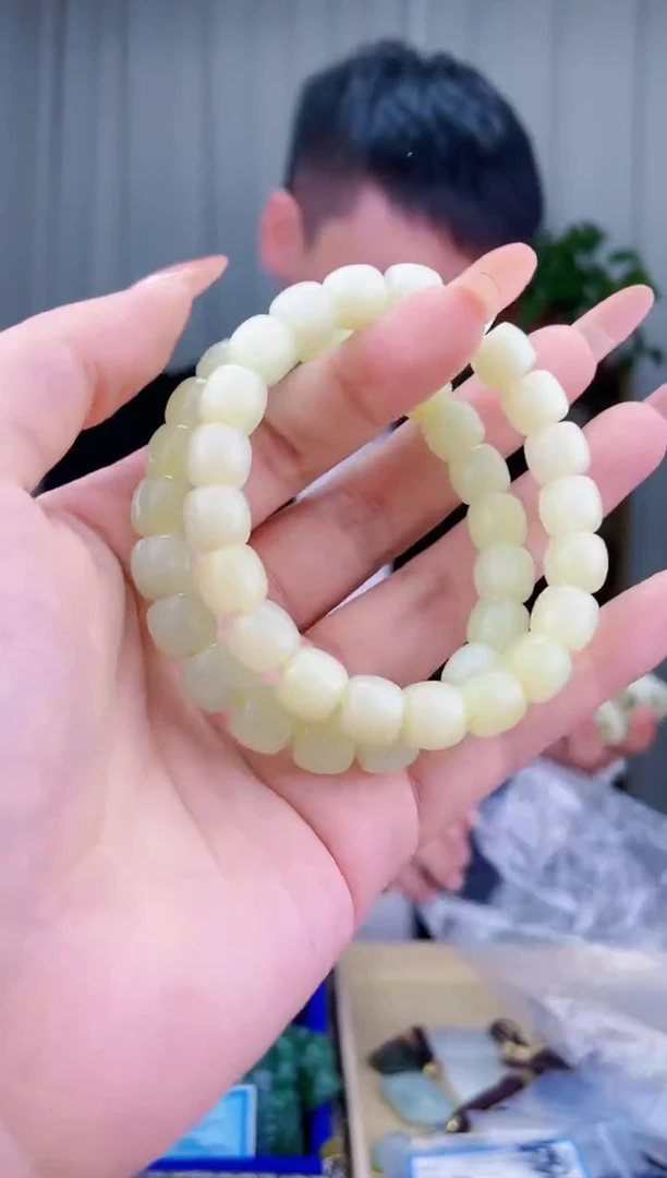 未镶嵌和田玉挂件拍一发一，多样性发货！