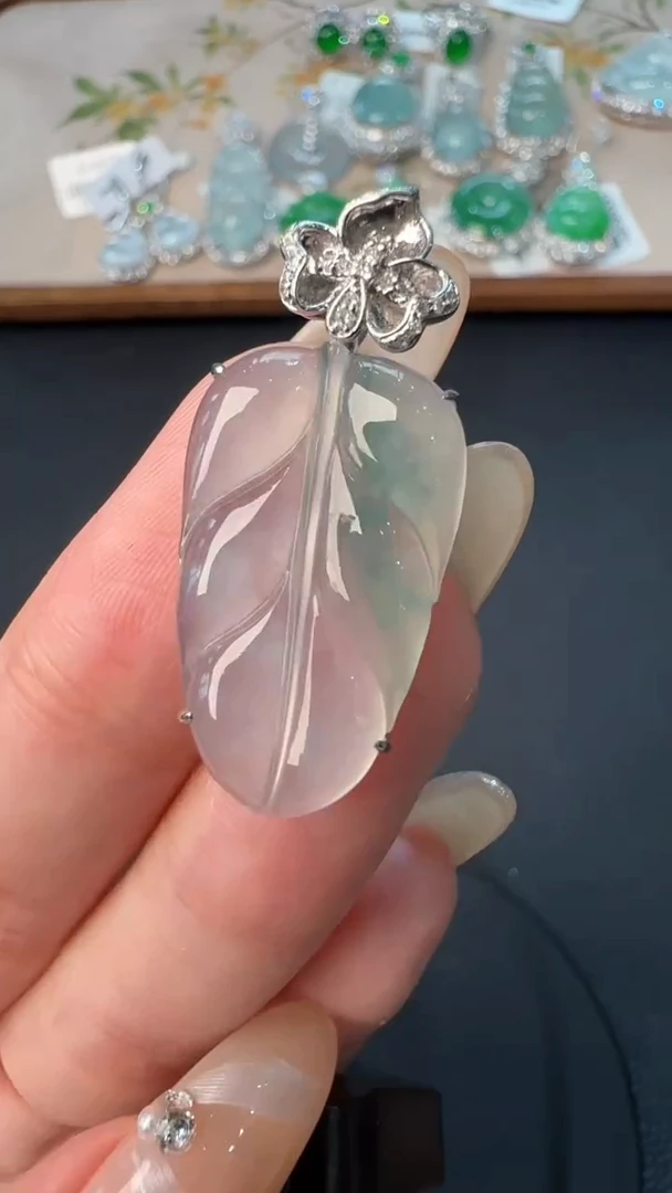 【闪购商品】翡翠吊坠(不含链)18K金镶嵌18