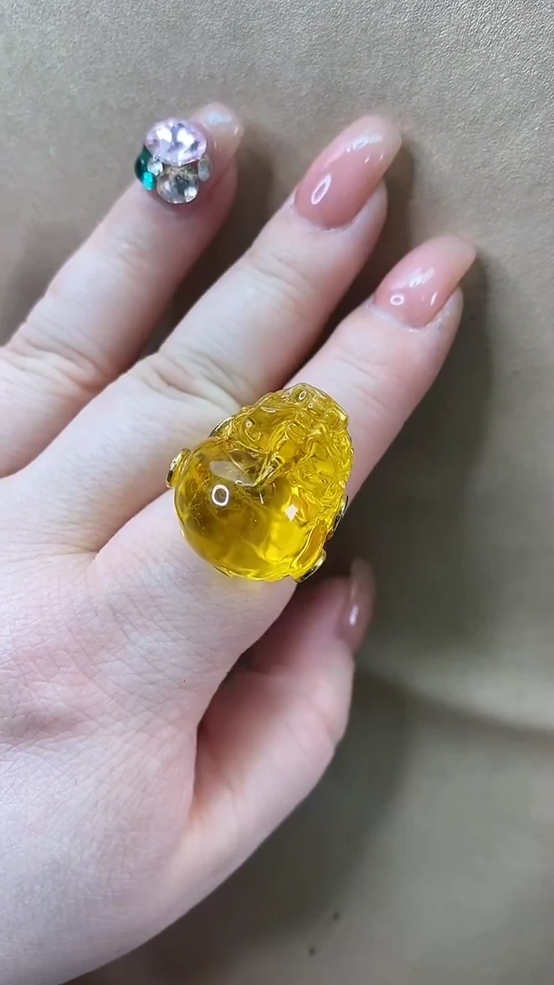 琥珀颈饰未镶嵌戒指