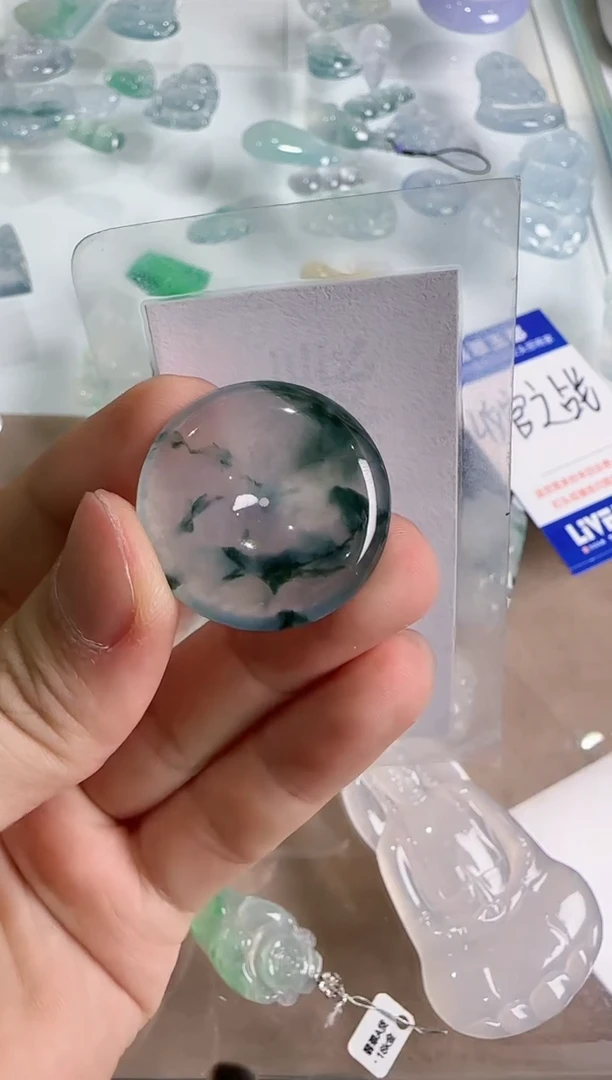 【闪购商品】翡翠吊坠(不含链)未镶嵌··