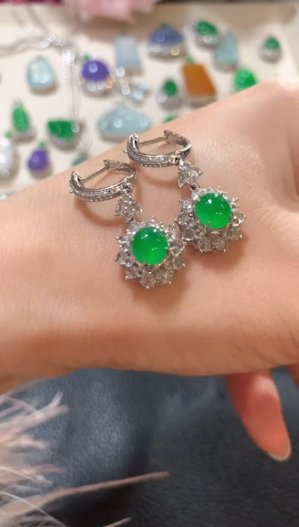 18K金镶嵌翡翠耳饰m39