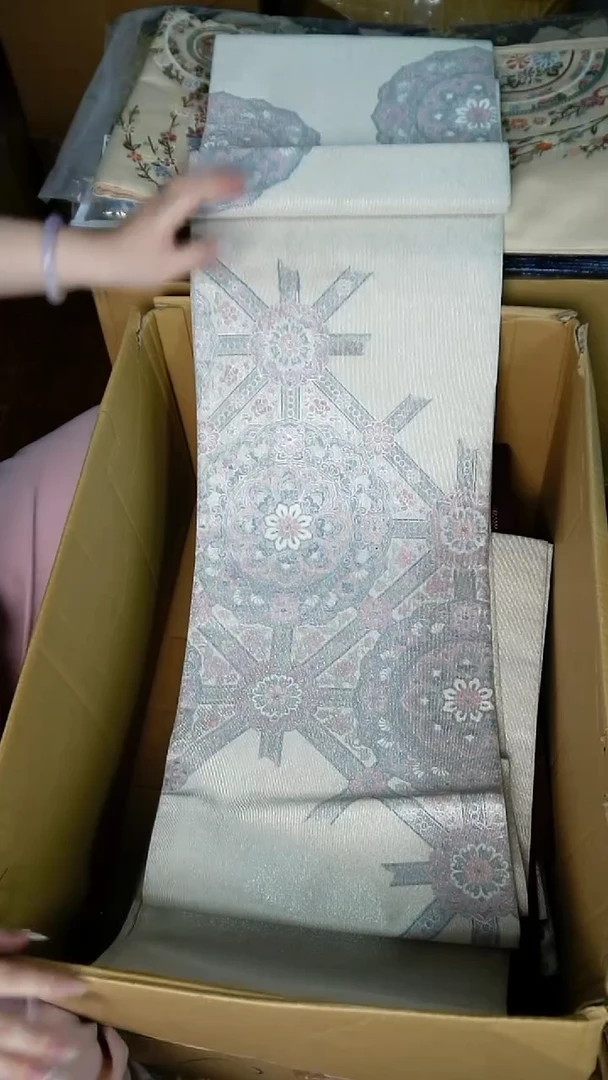 织绣20捻银缂丝彩绘