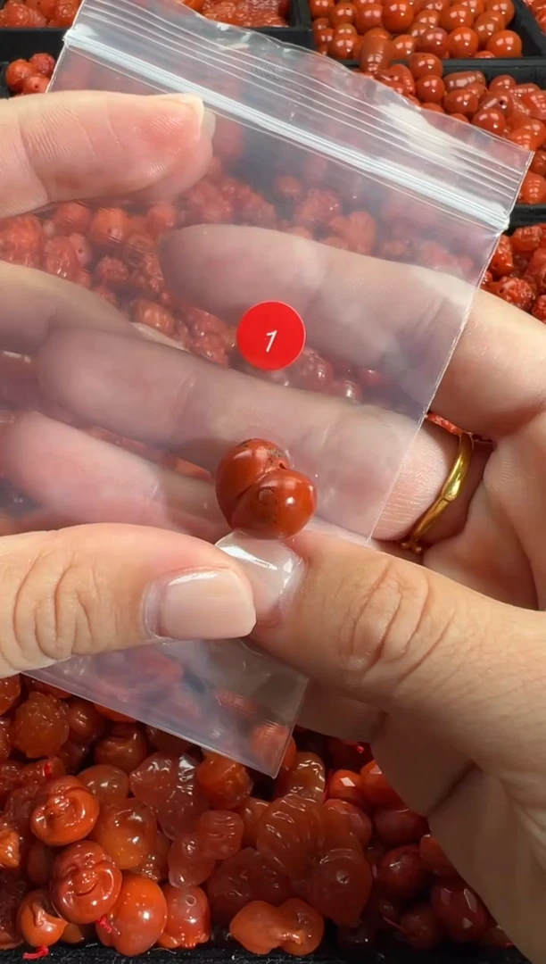 颈饰未镶嵌南红玛瑙1