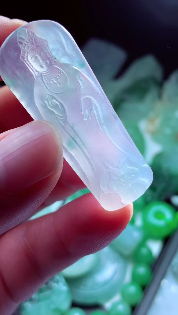 未镶嵌定制翡翠为****?翡翠毛货定制