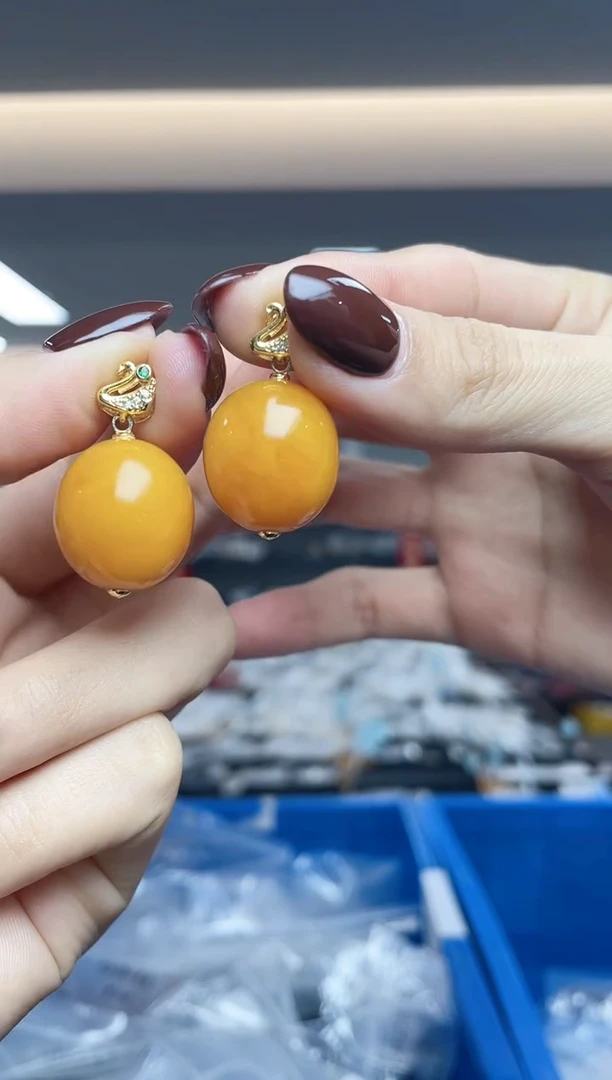 未镶嵌蜜蜡裸石（多样性发一件）