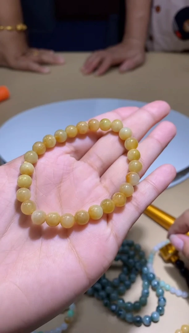 颈饰未镶嵌翡翠手串